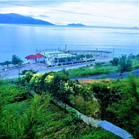 Ramo's Spectacular 2-story With Radhime Views * Vlorë